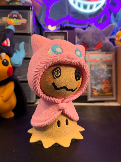 Mimikyu con poncho de Mew grande impreso en 3D - Pokeremmicias